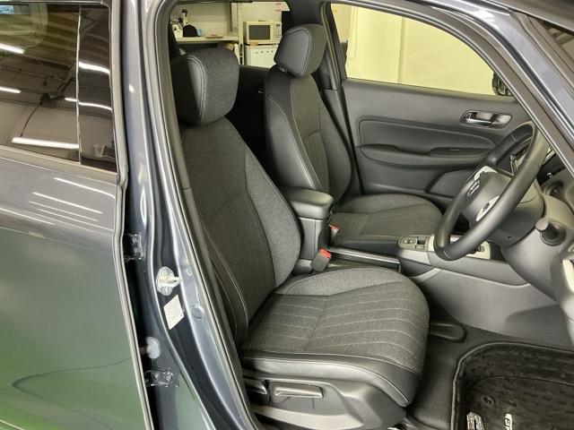 フィット ｅ：ＨＥＶホーム　ナビ　Ｒカメラ　ブルートゥース　フルセグＴＶ　Ａライト　衝突安全ボディ　電格ミラー　ＢＴオーディオ　レーダークルコン　車線維持支援システム　前後ソナー　地デジフルセグ　バックビューモニター　スマキー（20枚目）