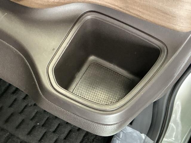 フリード Ｇ・ホンダセンシング　ナビ　Ｒカメラ　ブルートゥース　フルセグ　点検記録簿　ＡＵＸ接続　追従走行　電動ミラー　ダブルエアバック　ＬＫＡ　スマキー　ドラレコ付　セキュリティ　横滑防止装置　カラーバックモニター　ＬＥＤランプ（19枚目）