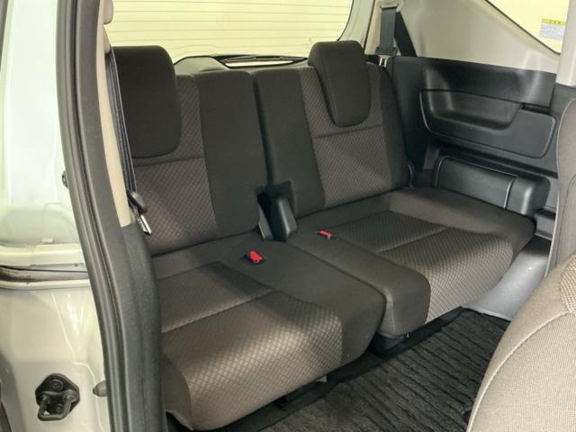 フリード Ｇ・ホンダセンシング　ナビ　Ｒカメラ　ブルートゥース　フルセグ　点検記録簿　ＡＵＸ接続　追従走行　電動ミラー　ダブルエアバック　ＬＫＡ　スマキー　ドラレコ付　セキュリティ　横滑防止装置　カラーバックモニター　ＬＥＤランプ（24枚目）