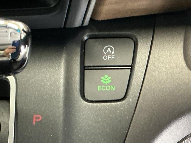 フリード Ｇ・ホンダセンシング　ナビ　Ｒカメラ　ブルートゥース　フルセグ　点検記録簿　ＡＵＸ接続　追従走行　電動ミラー　ダブルエアバック　ＬＫＡ　スマキー　ドラレコ付　セキュリティ　横滑防止装置　カラーバックモニター　ＬＥＤランプ（30枚目）