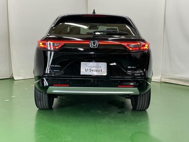 ヴェゼル ｅ：ＨＥＶＺ　ディスプレイオーディオ　Ｒカメラ　ＬＥＤヘッドライト　アダプティブＣＣ　スマートキー＆プッシュスタート　サイドＳＲＳ　オートテールゲート　イモビ　Ｂカメ　キーレスエントリー　Ｃソナー　ＵＳＢポート（9枚目）