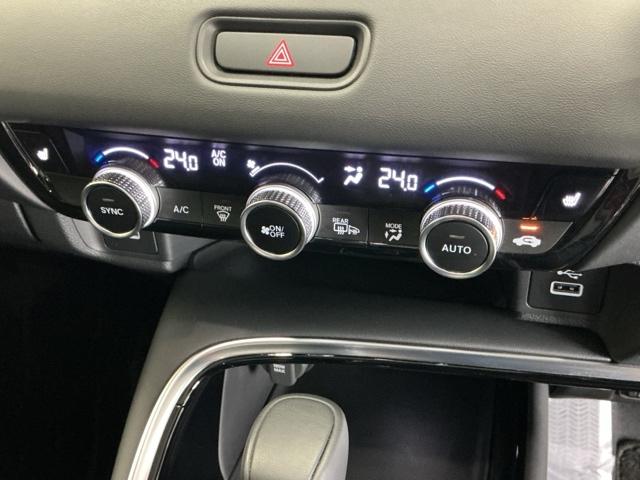 ヴェゼル ｅ：ＨＥＶＺ　ディスプレイオーディオ　Ｒカメラ　ＬＥＤヘッドライト　アダプティブＣＣ　スマートキー＆プッシュスタート　サイドＳＲＳ　オートテールゲート　イモビ　Ｂカメ　キーレスエントリー　Ｃソナー　ＵＳＢポート（17枚目）