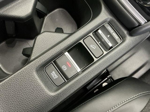 ヴェゼル ｅ：ＨＥＶＺ　ディスプレイオーディオ　Ｒカメラ　ＬＥＤヘッドライト　アダプティブＣＣ　スマートキー＆プッシュスタート　サイドＳＲＳ　オートテールゲート　イモビ　Ｂカメ　キーレスエントリー　Ｃソナー　ＵＳＢポート（18枚目）