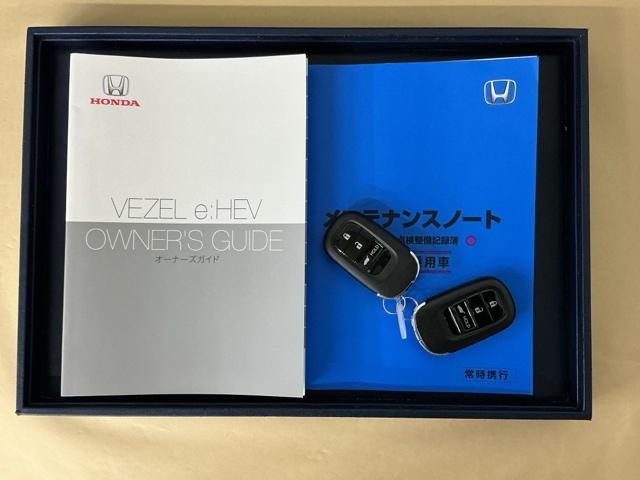 ヴェゼル ｅ：ＨＥＶＺ　ディスプレイオーディオ　Ｒカメラ　ＬＥＤヘッドライト　アダプティブＣＣ　スマートキー＆プッシュスタート　サイドＳＲＳ　オートテールゲート　イモビ　Ｂカメ　キーレスエントリー　Ｃソナー　ＵＳＢポート（32枚目）