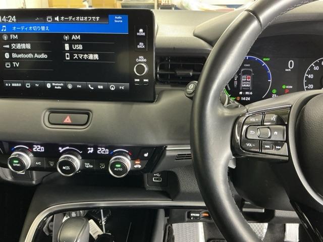 ヴェゼル ｅ：ＨＥＶＺ　ナビ　Ｒカメラ　ブルートゥース　ＥＴＣ　ＬＥＤヘッドライト　アダプティブＣＣ　スマートキー＆プッシュスタート　サイドＳＲＳ　オートテールゲート　イモビ　地デジ　Ｂカメ　キーレスエントリー　Ｃソナー（3枚目）