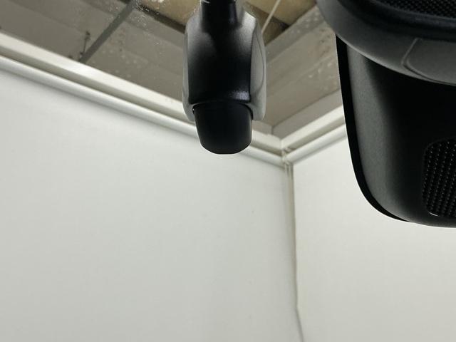 ヴェゼル ｅ：ＨＥＶＺ　ナビ　Ｒカメラ　ブルートゥース　ＥＴＣ　ＬＥＤヘッドライト　アダプティブＣＣ　スマートキー＆プッシュスタート　サイドＳＲＳ　オートテールゲート　イモビ　地デジ　Ｂカメ　キーレスエントリー　Ｃソナー（13枚目）