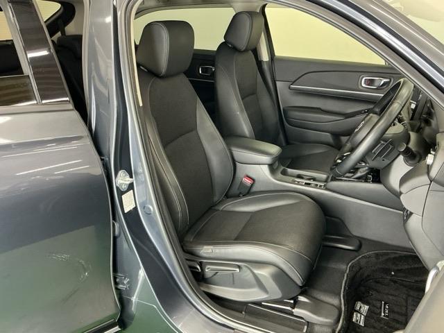 ヴェゼル ｅ：ＨＥＶＺ　ナビ　Ｒカメラ　ブルートゥース　ＥＴＣ　ＬＥＤヘッドライト　アダプティブＣＣ　スマートキー＆プッシュスタート　サイドＳＲＳ　オートテールゲート　イモビ　地デジ　Ｂカメ　キーレスエントリー　Ｃソナー（27枚目）