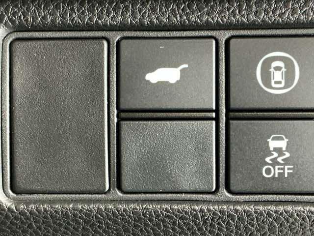 ヴェゼル ｅ：ＨＥＶＺ　ナビ　Ｒカメラ　ブルートゥース　ＥＴＣ　ＬＥＤヘッドライト　アダプティブＣＣ　スマートキー＆プッシュスタート　サイドＳＲＳ　オートテールゲート　イモビ　地デジ　Ｂカメ　キーレスエントリー　Ｃソナー（32枚目）