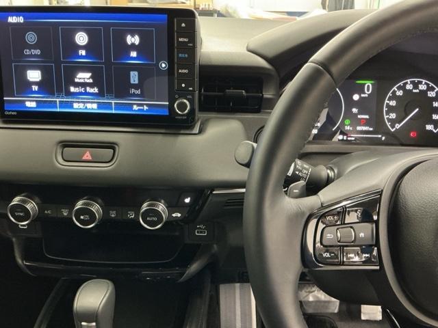 ヴェゼル ｅ：ＨＥＶＺ　ドラレコ　ナビ　Ｒカメラ　ＣＤ　ＥＴＣ　アダプティブＣＣ　スマートキー＆プッシュスタート　サイドＳＲＳ　オートテールゲート　イモビ　地デジ　Ｂカメ　キーレスエントリー　Ｃソナー　ＵＳＢポート　ＰＳ（3枚目）