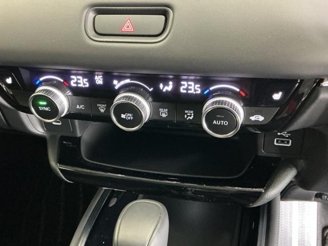 ヴェゼル ｅ：ＨＥＶＺ　ドラレコ　ナビ　Ｒカメラ　ＣＤ　ＥＴＣ　アダプティブＣＣ　スマートキー＆プッシュスタート　サイドＳＲＳ　オートテールゲート　イモビ　地デジ　Ｂカメ　キーレスエントリー　Ｃソナー　ＵＳＢポート　ＰＳ（17枚目）