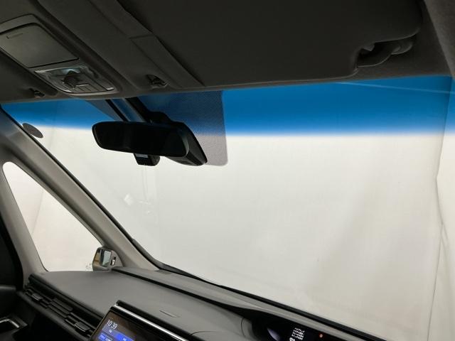 �n�[�t�V�F�C�h�t�����g�E�C���h�E�y�e�K���X��[�̐F�������z�𑕔����Ă��܂��B�L���t�����g�K���X�Ŏ��E���m�ۂ���ῂ������y���A�L�Ɩ����ł͂����Ԃ�Ⴂ�܂���