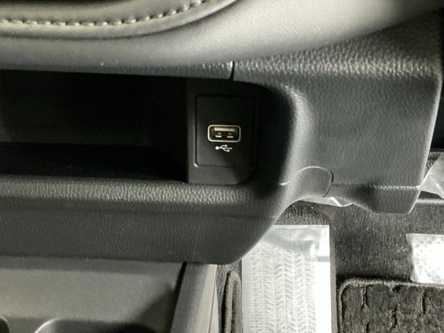 �t�r�a���͒[�q���Ă܂��B�t�r�a��������ڑ����ĉ��y�t�@�C���A�摜�t�@�C���A����t�@�C���Ȃǂ��i�r��ʂŊy���߂܂��@���ꕔ�̃f�B�X�v���C�I�[�f�B�I�A�b�c�`���[�i�[�̏ꍇ�͉��y�t�@�C���݂̂ƂȂ�܂�