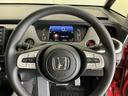 ステアリング右手側に安全運転支援機能のホンダセンシングをコントロールするスイッチ、左手側にオーディオ関連のコントロールスイッチを配置、視線を逸らすことなく運転に集中できます