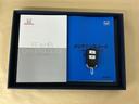 メンテナンスノート【点検整備記録簿・保証書】、取説も揃ってます。スマートキーはバッグなどにしまったままボタン操作でエンジンの始動・停止ができて大変便利です
