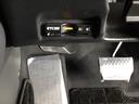 ｅ：ＨＥＶＺ　ナビ　Ｒカメラ　ブルートゥース　フルセグ　衝突回避支援ブレーキ機能　スマキ　Ｐトランク　フルオートエアコン　エアバッグ　両席エアバック　記録簿付　パワーウィンドウ　ＬＥＤランプ　ソナー　クルーズＣ（61枚目）