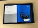 メンテナンスノート【点検整備記録簿・保証書】、取説も揃ってます。スマートキーはバッグなどにしまったままボタン操作でエンジンの始動・停止ができて大変便利です