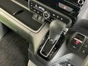 発進時から滑らかに加速する無段階変速のCVTはストップ&ゴーの多い街の中も快適です