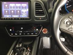 ホンダ純正メモリーナビ搭載なので、遠方へのドライブもお任せ下さい！ステアリング左手側にオーディオ関連のコントロールスイッチを配置しています。操作時は視線を逸らすことなく運転に集中できます 3