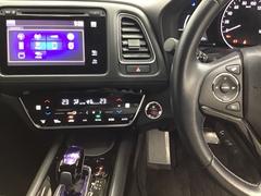 ホンダ純正メモリーナビ搭載なので、遠方へのドライブもお任せ下さい！ステアリング左手側にオーディオ関連のコントロールスイッチを配置しています。操作時は視線を逸らすことなく運転に集中できます 3