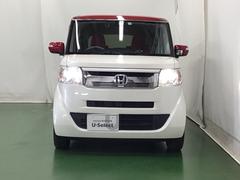ディスチャージヘッドライト【ＨＩＤ】を装備していますのでとても明るく、夜間の走行や雨の日も安全・安心です。オートライトコントロール付きで周囲の明るさに応じて自動で点灯・消灯します 6