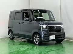 大きく開くスライドドアで狭い場所でも隣を気にすることなく楽に乗り降りできます 7