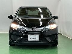 ハロゲンヘッドライトは暖かみのある色で優しく、明るく照射します。 6