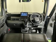 �ɥ饤�С����濴�˼����˼꤬�Ϥ����֤ˣ��ԥ��쥯�ȥ�С��䥨�������͡��������å��ʤɤ����֡��������ͥ��Ƥ��ޤ� 2