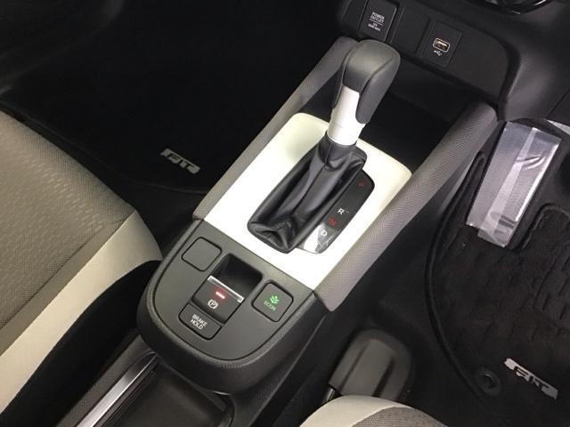 e:HEVクロスター ドラレコ ナビ Rカメラ ブルートゥース 衝突回避システム 記録簿 LEDヘッドライト エアコン ETC キーレス USB ABS バックカメラ サイドエアバッグ オートライト パワステ イモビ(18枚目)