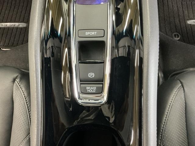 ヴェゼル ハイブリッドＺ　Ｒカメ　スマキー　革　ＬＥＤランプ　ＥＴＣ付　整備記録簿　シ－トヒ－タ－　サイドカーテンエアバック　運転席助手席エアバッグ　ＶＳＡ　パワーステアリング　フルオートエアコン　キーフリ（16枚目）