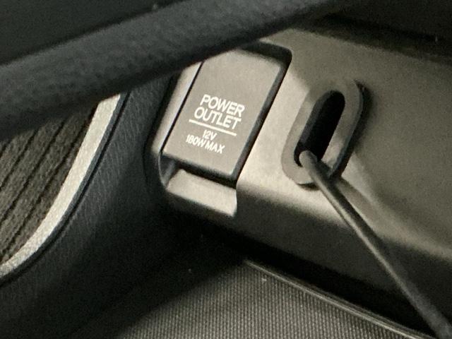 ヴェゼル ハイブリッドＺ　Ｒカメ　スマキー　革　ＬＥＤランプ　ＥＴＣ付　整備記録簿　シ－トヒ－タ－　サイドカーテンエアバック　運転席助手席エアバッグ　ＶＳＡ　パワーステアリング　フルオートエアコン　キーフリ（51枚目）
