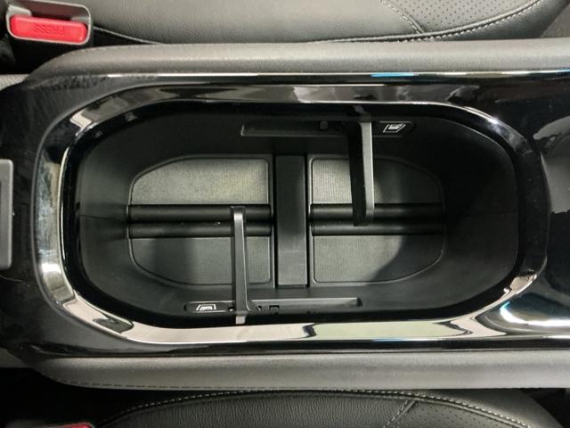 ヴェゼル ハイブリッドＺ　Ｒカメ　スマキー　革　ＬＥＤランプ　ＥＴＣ付　整備記録簿　シ－トヒ－タ－　サイドカーテンエアバック　運転席助手席エアバッグ　ＶＳＡ　パワーステアリング　フルオートエアコン　キーフリ（58枚目）