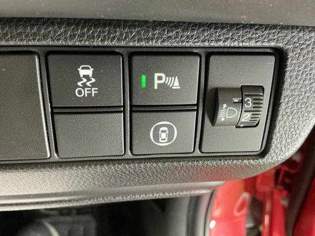 ヴェゼル ｅ：ＨＥＶＸ　ディスプレイオーディオ　ＥＴＣ　Ｒカメラ　前後障害物センサー　ＡＡＣ　イモビライザー　スマ－トキ－　誤発進抑制　ＰＷ　リアカメラ　クルコン　ＥＳＣ　キーフリー　ＬＥＤヘッドランプ　ＡＢＳ　アイドリング（63枚目）