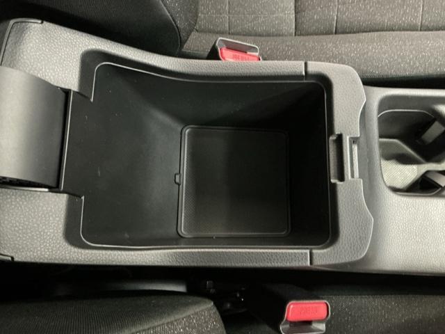 ヴェゼル ｅ：ＨＥＶＸ　ディスプレイオーディオ　ＥＴＣ　Ｒカメラ　前後障害物センサー　ＡＡＣ　イモビライザー　スマ－トキ－　誤発進抑制　ＰＷ　リアカメラ　クルコン　ＥＳＣ　キーフリー　ＬＥＤヘッドランプ　ＡＢＳ　アイドリング（68枚目）