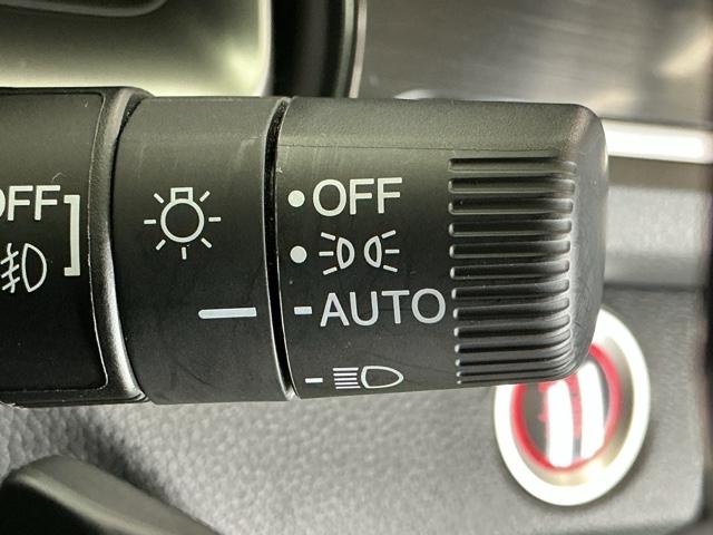 シビック ハッチバック　ナビ　Ｒカメラ　ブルートゥース　フルセグ　追突軽減ブレーキ　盗難防止装置　Ｂモニター　整備記録簿　横滑防止　Ａライト　シートヒーター付き　ＬＥＤライト　スマートキー　ＡＡＣ　サイドカーテンエアバック（22枚目）