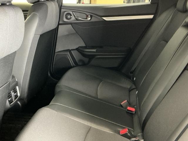 シビック ハッチバック　ナビ　Ｒカメラ　ブルートゥース　フルセグ　追突軽減ブレーキ　盗難防止装置　Ｂモニター　整備記録簿　横滑防止　Ａライト　シートヒーター付き　ＬＥＤライト　スマートキー　ＡＡＣ　サイドカーテンエアバック（67枚目）