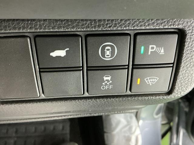 ヴェゼル ｅ：ＨＥＶＺ　ドラレコ　ナビ　Ｒカメラ　ブルートゥース　衝突回避支援ブレーキ機能　スマキ　Ｐトランク　フルオートエアコン　Ｄレコ　エアバッグ　両席エアバック　記録簿付　パワーウィンドウ　ＬＥＤランプ　ソナー　ＵＳＢ（31枚目）
