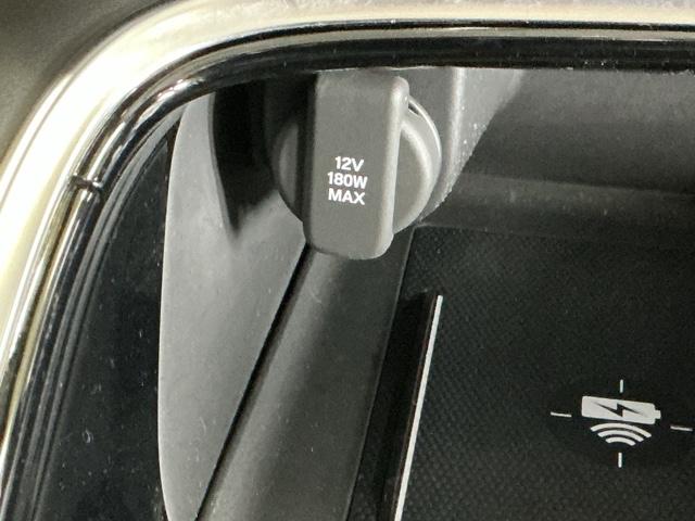ヴェゼル ｅ：ＨＥＶＺ　ドラレコ　ナビ　Ｒカメラ　ブルートゥース　衝突回避支援ブレーキ機能　スマキ　Ｐトランク　フルオートエアコン　Ｄレコ　エアバッグ　両席エアバック　記録簿付　パワーウィンドウ　ＬＥＤランプ　ソナー　ＵＳＢ（68枚目）