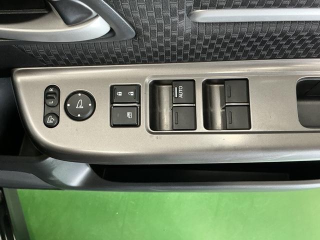 ステップワゴンスパーダ スパーダ・クールスピリットホンダセンシング　ドラレコ　ナビ　Ｒカメラ　ブルートゥース　サイドエアバック　スマートキ　左右電動スライドドア　バックモニタ　地ＴＶ　三列シート　ＵＳＢ　助手席エアバッグ　ドライブレコーダ　ＡＡＣ　横滑り防止機能（33枚目）