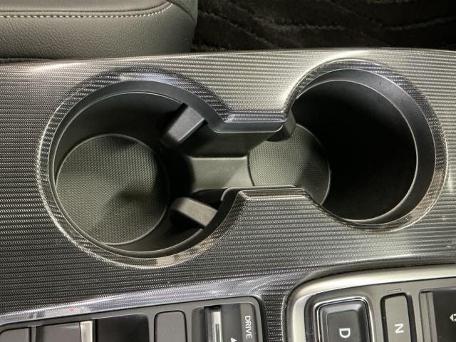シビック ｅ：ＨＥＶＥＸ　ディスプレイオーディオ　Ｒカメラ　ＴＶ　衝突被害軽減ブレーキ　Ｂカメラ　シートヒーター　ＥＴＣ　フルセグ　ＬＥＤヘッドライト　サイドカーテンエアバック　オートライト　パーキングセンサー　ドラレコ（19枚目）