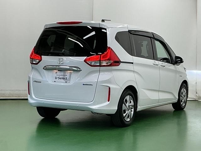 フリードハイブリッド ハイブリッド・Ｇ　ナビ　Ｒカメラ　ブルートゥース　フルセグ　福祉車輌　両電動ドア　サイドエアバック　クルコン　スマキー　パワーステアリング　ＬＥＤライト　ウォークスルー　ＥＴＣ付　フルオートエアコン　Ｂカメラ　シートＨ（8枚目）