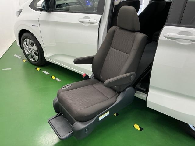 フリードハイブリッド ハイブリッド・Ｇ　ナビ　Ｒカメラ　ブルートゥース　フルセグ　福祉車輌　両電動ドア　サイドエアバック　クルコン　スマキー　パワーステアリング　ＬＥＤライト　ウォークスルー　ＥＴＣ付　フルオートエアコン　Ｂカメラ　シートＨ（22枚目）