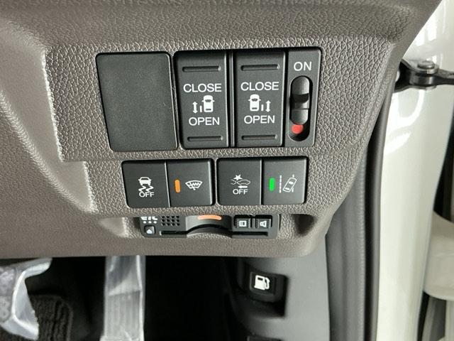 フリードハイブリッド ハイブリッド・Ｇ　ナビ　Ｒカメラ　ブルートゥース　フルセグ　福祉車輌　両電動ドア　サイドエアバック　クルコン　スマキー　パワーステアリング　ＬＥＤライト　ウォークスルー　ＥＴＣ付　フルオートエアコン　Ｂカメラ　シートＨ（29枚目）