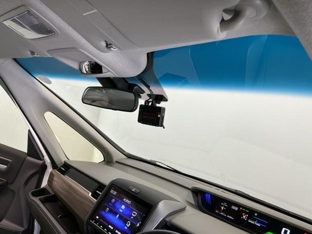 フリードハイブリッド ハイブリッド・Ｇ　ナビ　Ｒカメラ　ブルートゥース　フルセグ　福祉車輌　両電動ドア　サイドエアバック　クルコン　スマキー　パワーステアリング　ＬＥＤライト　ウォークスルー　ＥＴＣ付　フルオートエアコン　Ｂカメラ　シートＨ（30枚目）