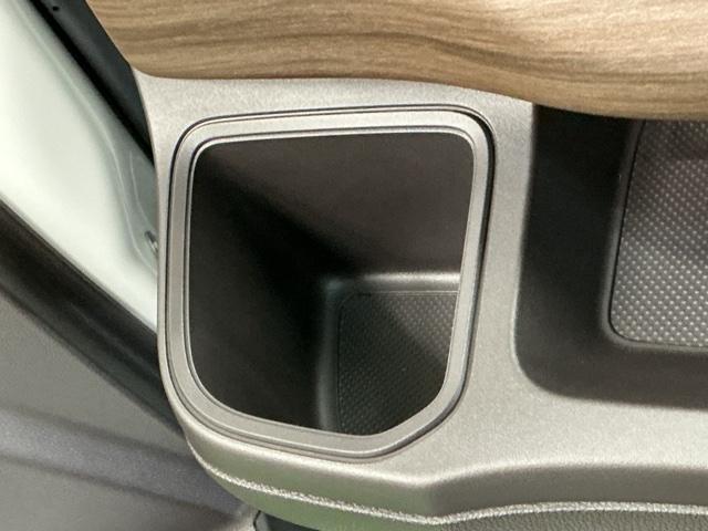 フリードハイブリッド ハイブリッド・Ｇ　ナビ　Ｒカメラ　ブルートゥース　フルセグ　福祉車輌　両電動ドア　サイドエアバック　クルコン　スマキー　パワーステアリング　ＬＥＤライト　ウォークスルー　ＥＴＣ付　フルオートエアコン　Ｂカメラ　シートＨ（66枚目）