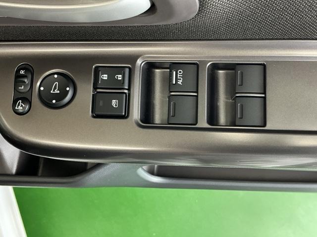 フリードハイブリッド ハイブリッド・Ｇ　ナビ　Ｒカメラ　ブルートゥース　フルセグ　福祉車輌　両電動ドア　サイドエアバック　クルコン　スマキー　パワーステアリング　ＬＥＤライト　ウォークスルー　ＥＴＣ付　フルオートエアコン　Ｂカメラ　シートＨ（74枚目）