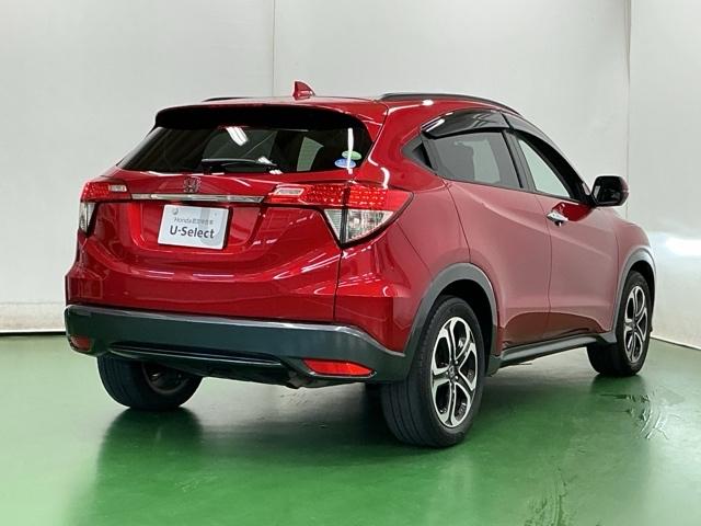 ヴェゼル Ｘ・ホンダセンシング　ドラレコ　ナビ　Ｒカメラ　後席モニター　Ｗエアバッグ　盗難防止　アクティブクルーズコントロール　オートエアコン　ＬＥＤランプ　衝突軽減ブレ－キ　パワステ　整備記録簿　カーテンエアバック　ＵＳＢポート（8枚目）