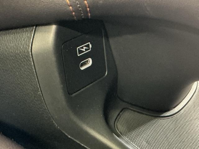 ZR-V e:HEVZ ナビ Rカメラ ブルートゥース フルセグ Pセンサー レザー サイドエアバック パワ-シ-ト LEDヘッドライト USB接続 地デジ Sヒーター サポカー ETC車載器 パワーステアリング 横滑り防止(20枚目)