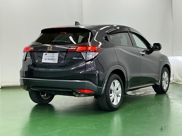 ヴェゼル ハイブリッドX ナビ Rカメラ ブルートゥース DVD リヤカメラ ETC付き Aクルーズ セキュリティアラーム VSA アイドリングSTOP 整備記録簿 スマートキ ワンセグテレビ USB接続 サイドエアバッグ(8枚目)