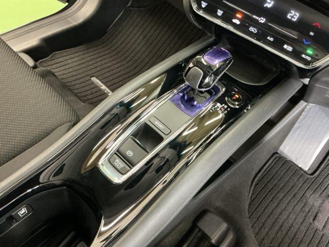 ヴェゼル ハイブリッドX ナビ Rカメラ ブルートゥース DVD リヤカメラ ETC付き Aクルーズ セキュリティアラーム VSA アイドリングSTOP 整備記録簿 スマートキ ワンセグテレビ USB接続 サイドエアバッグ(16枚目)