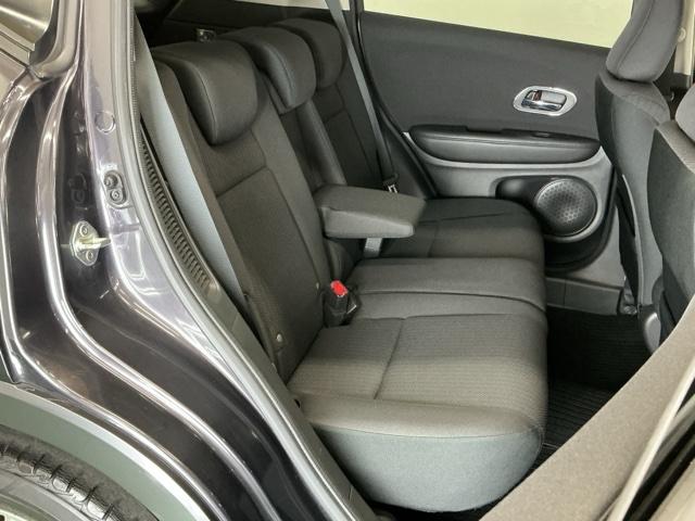 ヴェゼル ハイブリッドX ナビ Rカメラ ブルートゥース DVD リヤカメラ ETC付き Aクルーズ セキュリティアラーム VSA アイドリングSTOP 整備記録簿 スマートキ ワンセグテレビ USB接続 サイドエアバッグ(20枚目)